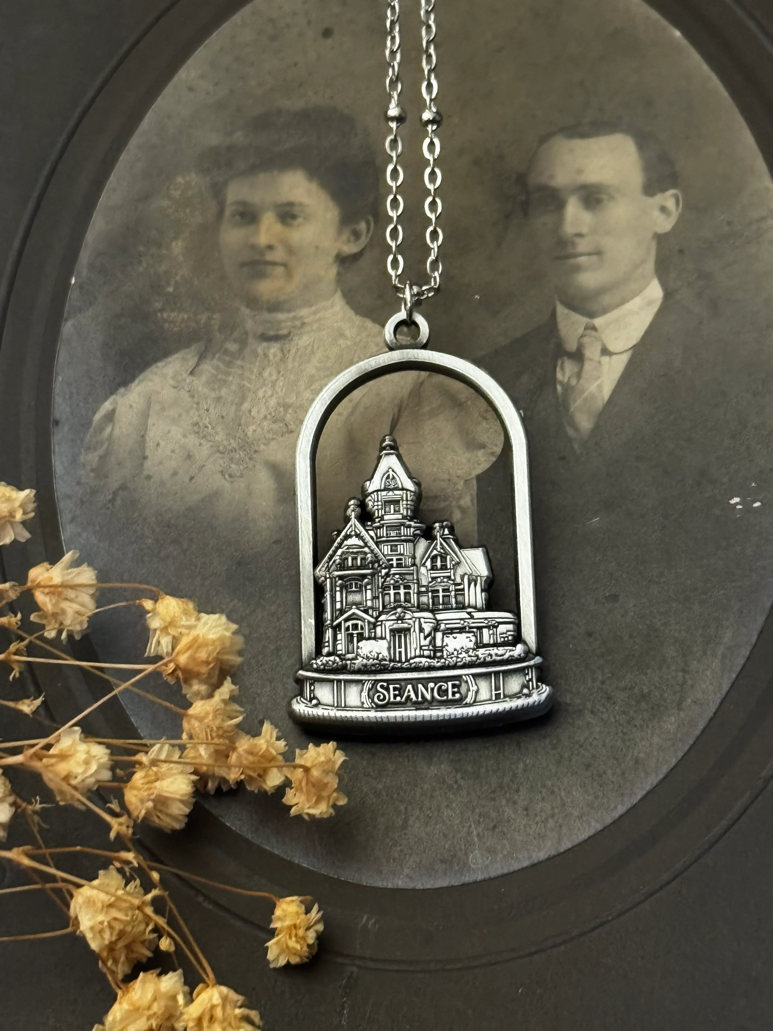 Curious Manor necklace - Image 4