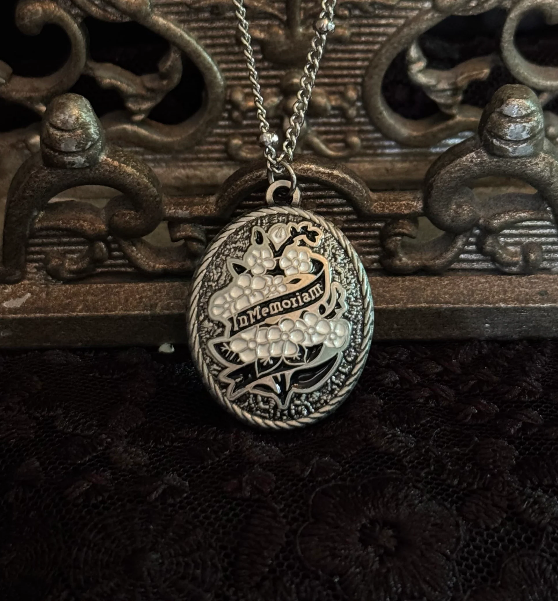 In Memoriam necklace - Image 10