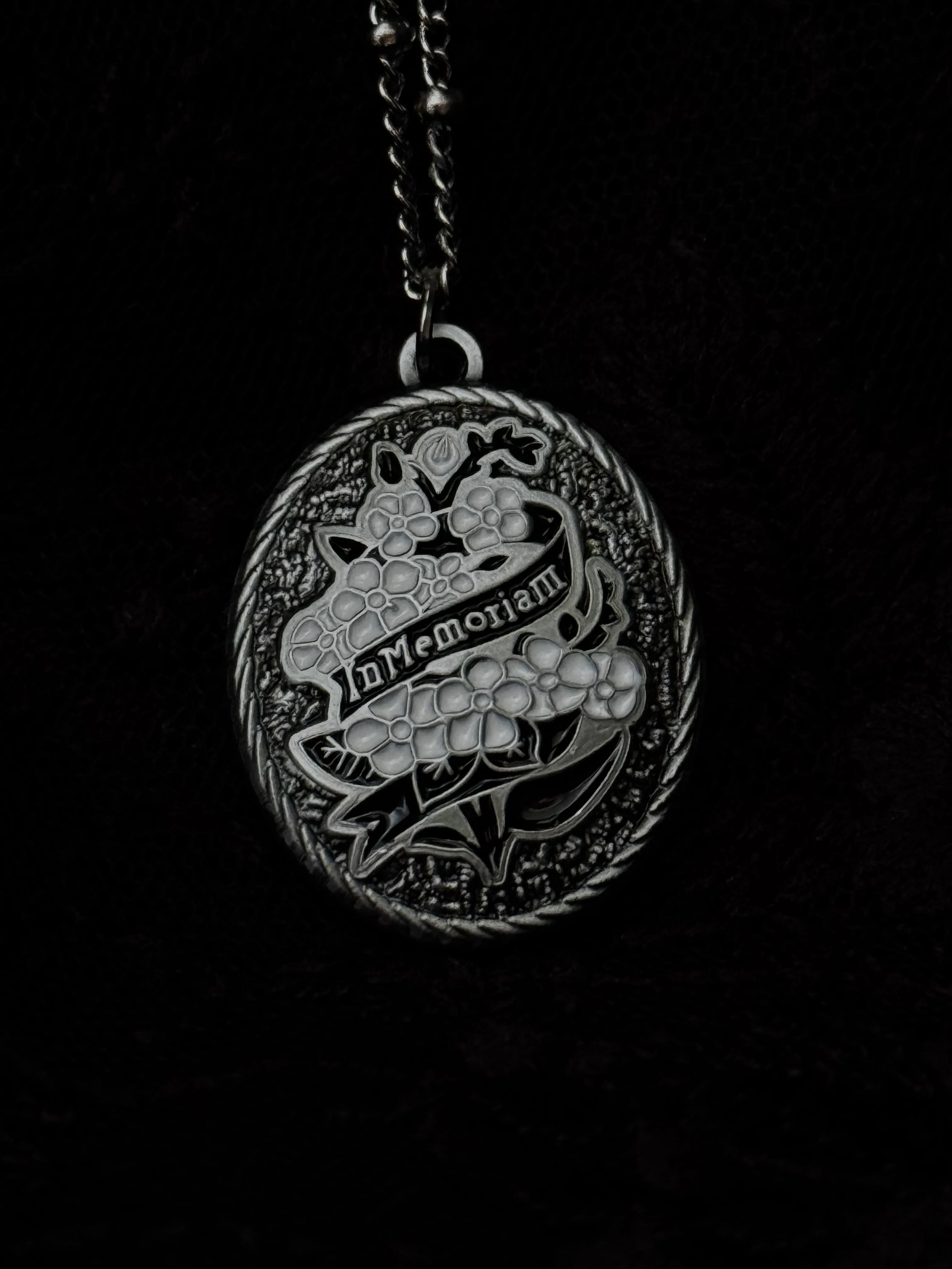 In Memoriam necklace - Image 12