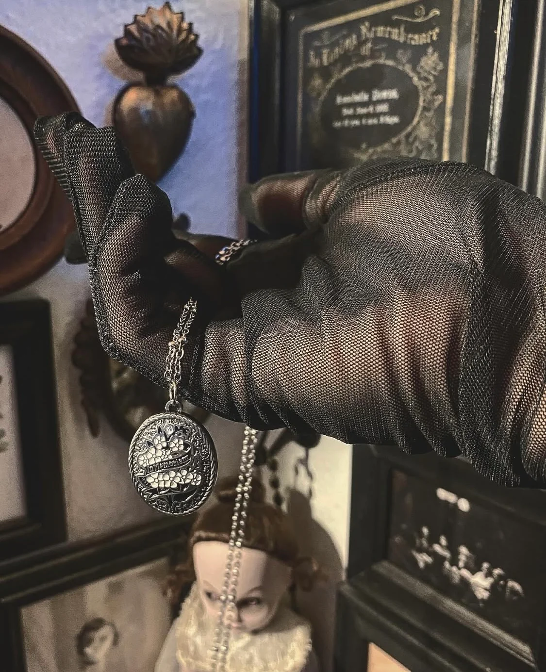 In Memoriam necklace - Image 14