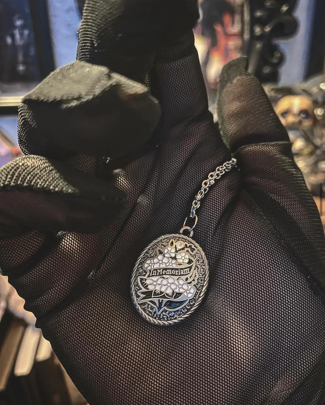 In Memoriam necklace - Image 3